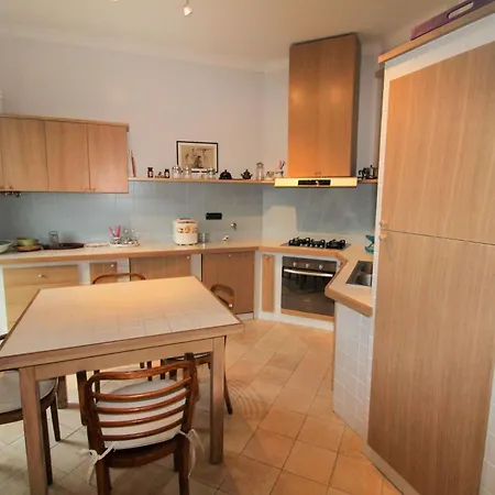 Appartement Casa De 4 Quartos Com Piscina A 10 Minutos Da