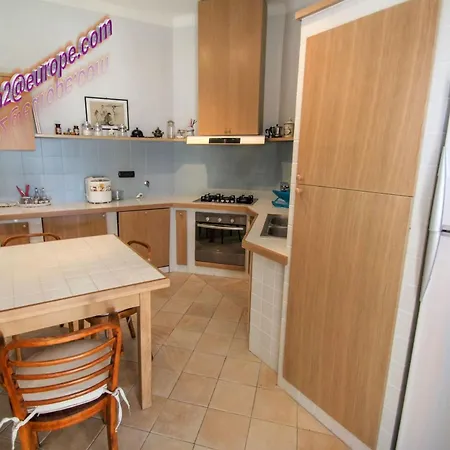 Апартаменти Casa De 4 Quartos Com Piscina A 10 Minutos Da